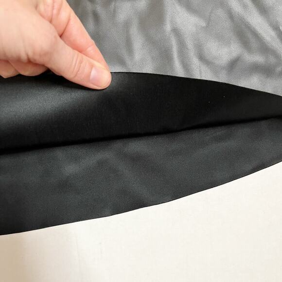 PrettyLittleThing Women's Faux Leather Mini Skirt 12 Black A-Line Pull On New - Picture 2 of 6